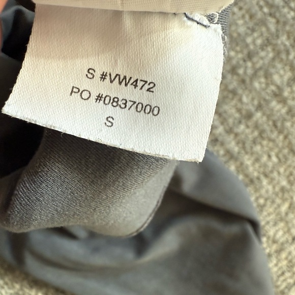 Vuori Gray Women's Matching Set (small) - Picture 4 of 7